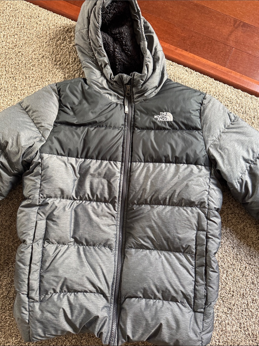 The North Face Youth Gray Hooded Puffer coat